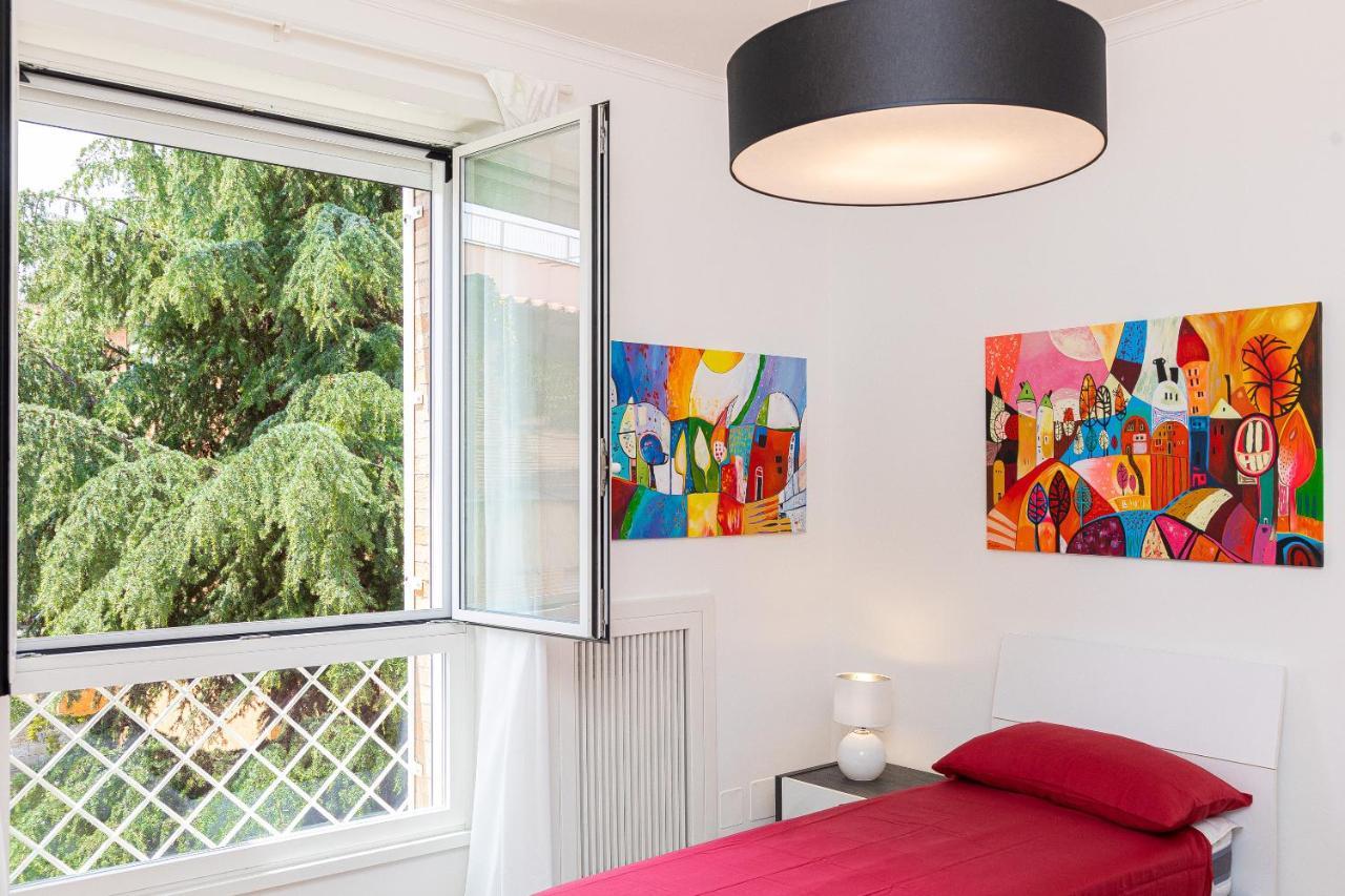 Ponte Milvio-rental In * Rom